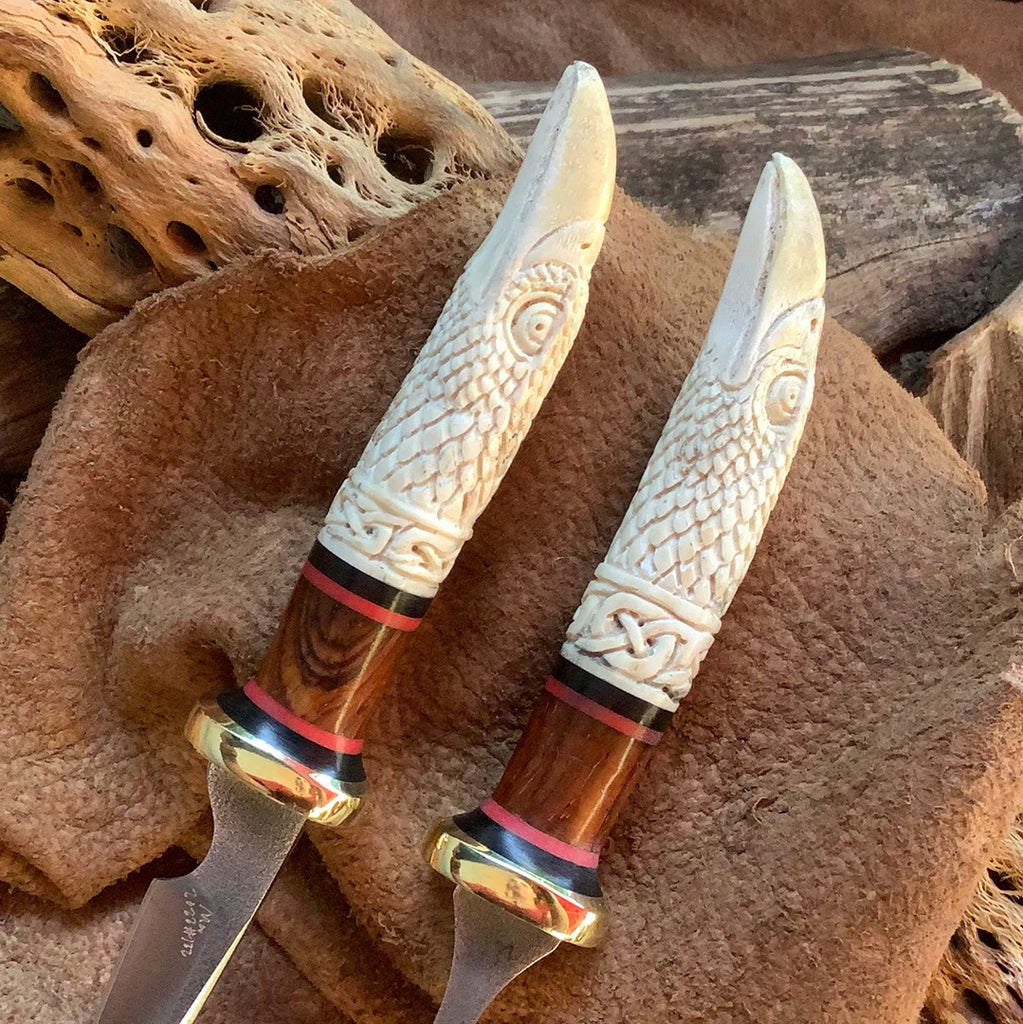 swantailor スワンテイラー Dear meeリボン リング セット 132-22 Deer Antler Carved Raven Eating Set – McPherson Knives