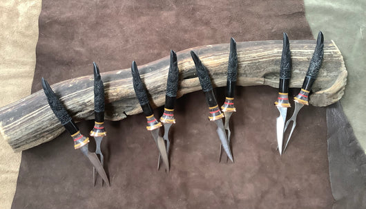 25-71_ 25-74 -Raven w/Celtic Knots Carved Water Buffalo Eating Set