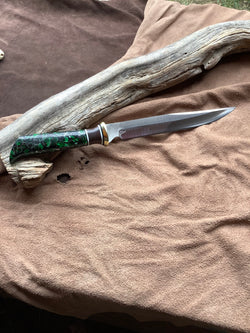 24-39 Green Sparkle Raffir Drop Point Carver
