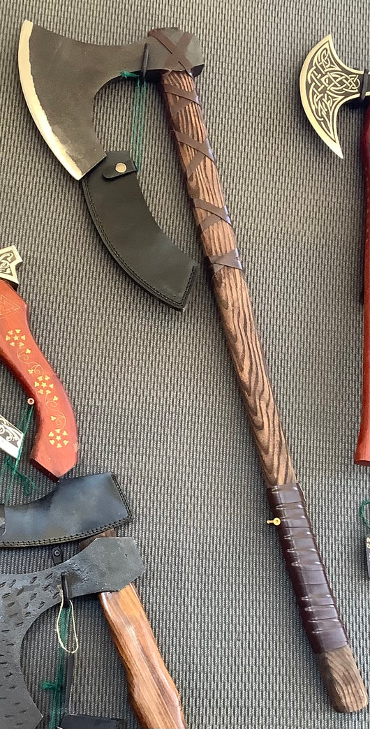 AW020A - Extra Large Bearded axe with Ash handle