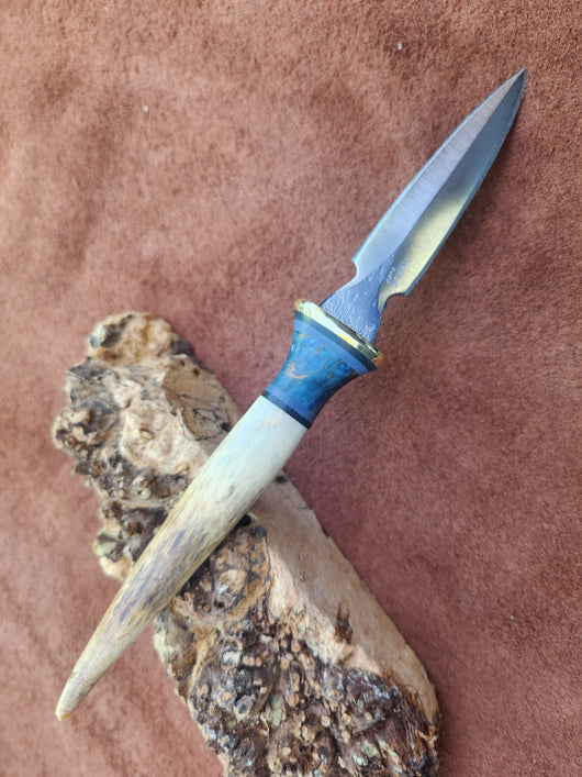 26-31 - Deer Antler Tip Bodice Dagger