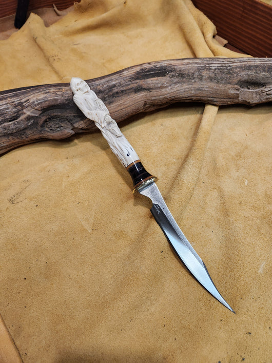 25-186 - Reaper Carved Deer Antler Narrow Funny Jason Clip