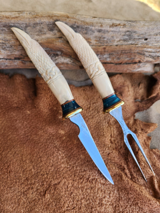 26-14 - Raven Carved Deer Antler Eating Set