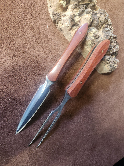 26-53 - Padauk Eating Set