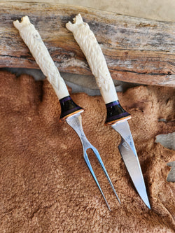 26-11 - Wolf Carved Deer Antler Eating Set