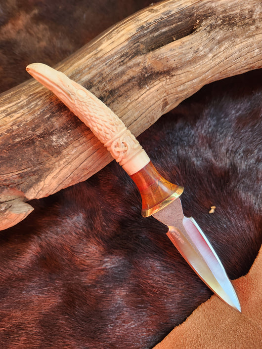 25-102 Raven Carved Deer Antler Short Bodice Dagger