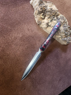 26-56 - Red Alum Raffir Long Bodice Dagger
